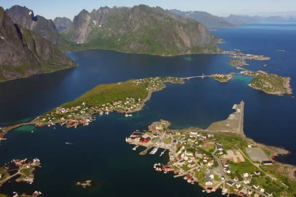 Reine i Lofoten sett ovenfra